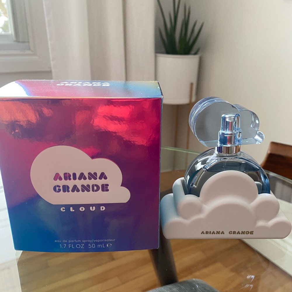Ariana Grande Cloud